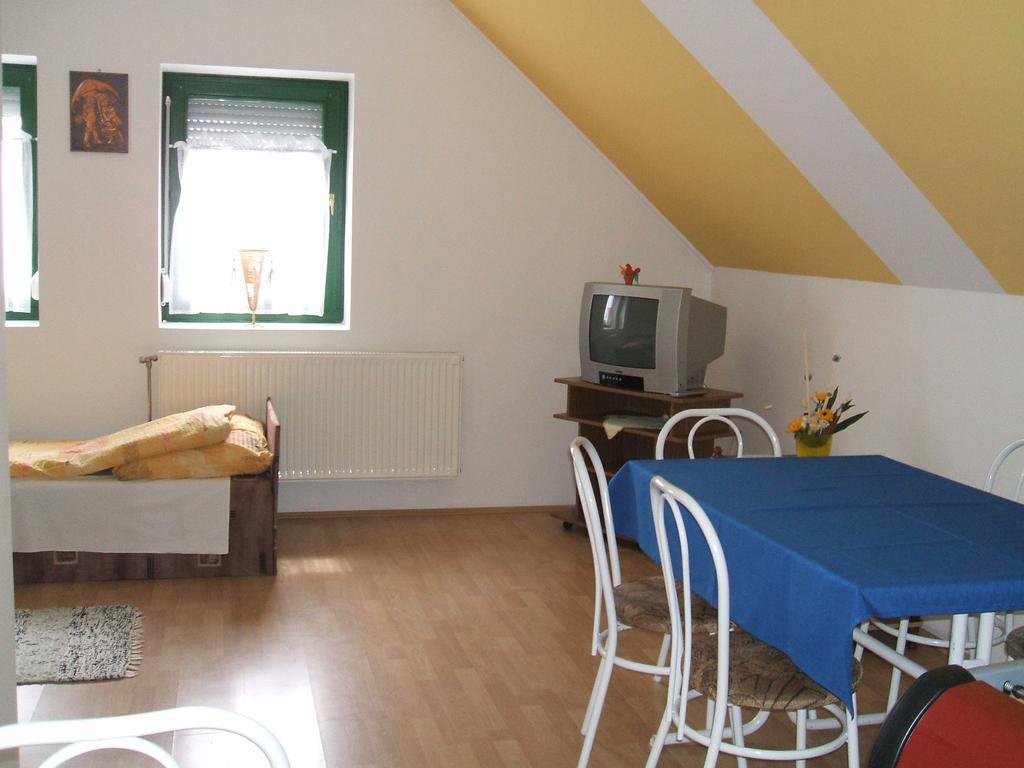 Feherszeker Apartmanok Abadszalok Bilik gambar